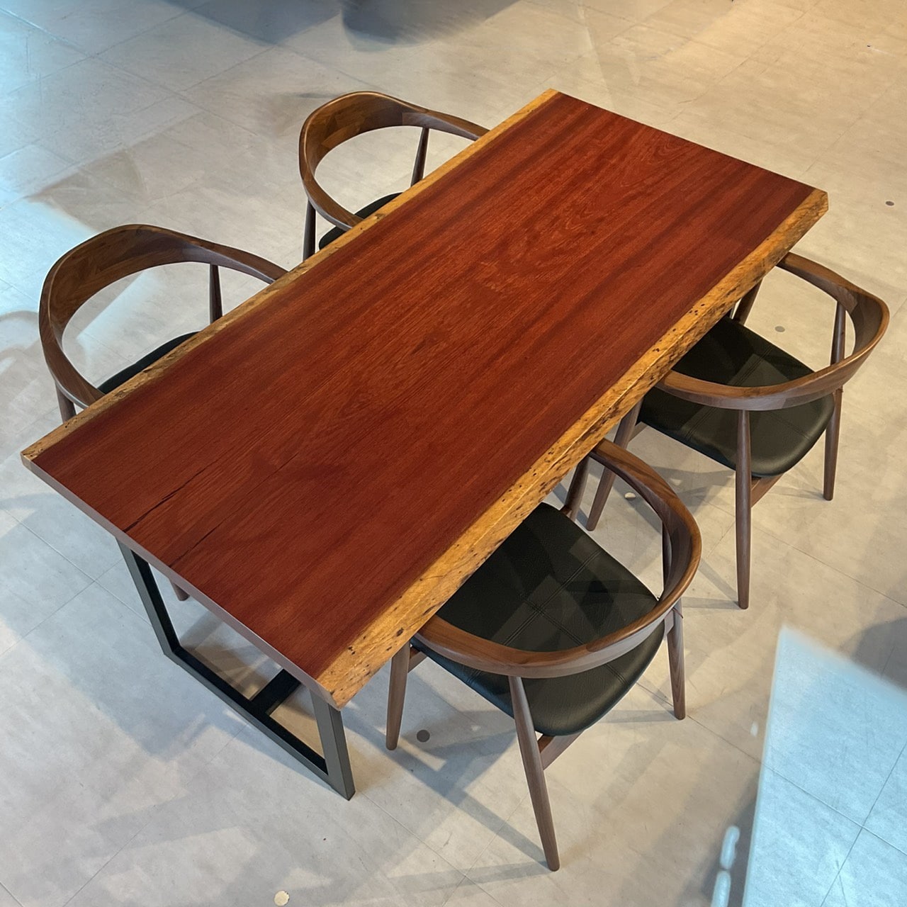 天神店 パープルハート 幅180×奥行82×厚み4.8cm